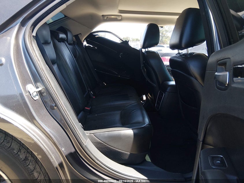 2017 CHRYSLER 300C auction photo 8