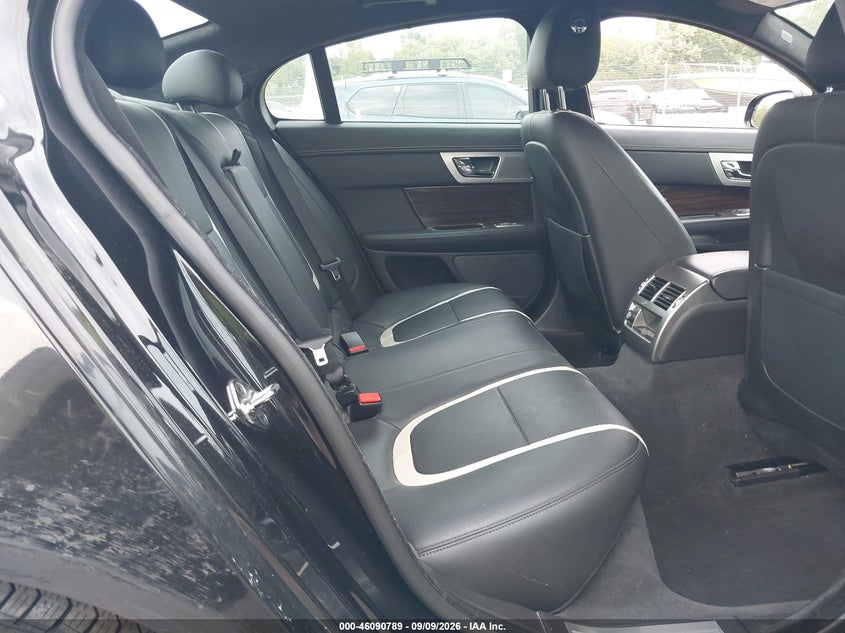 JAGUAR XF 2012 VIN SAJWA0HB4CLS59298