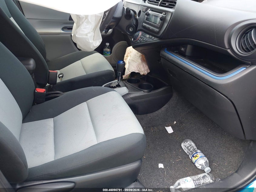 TOYOTA PRIUS C 2013 VIN JTDKDTB31D1557327