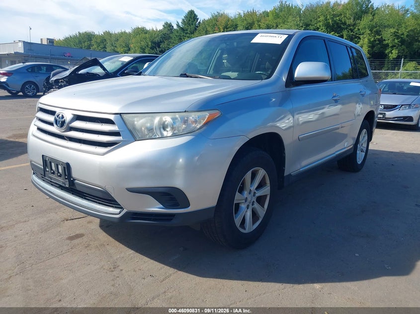 2013 TOYOTA HIGHLANDER auction photo 2