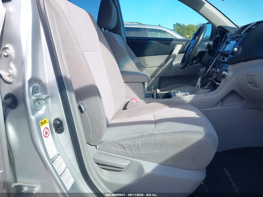 2013 TOYOTA HIGHLANDER auction photo 5