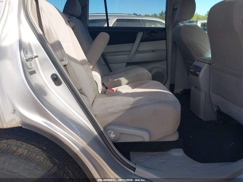 2013 TOYOTA HIGHLANDER auction photo 8