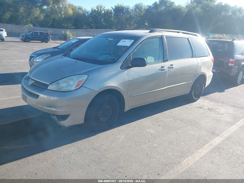 2005 TOYOTA SIENNA auction photo 2