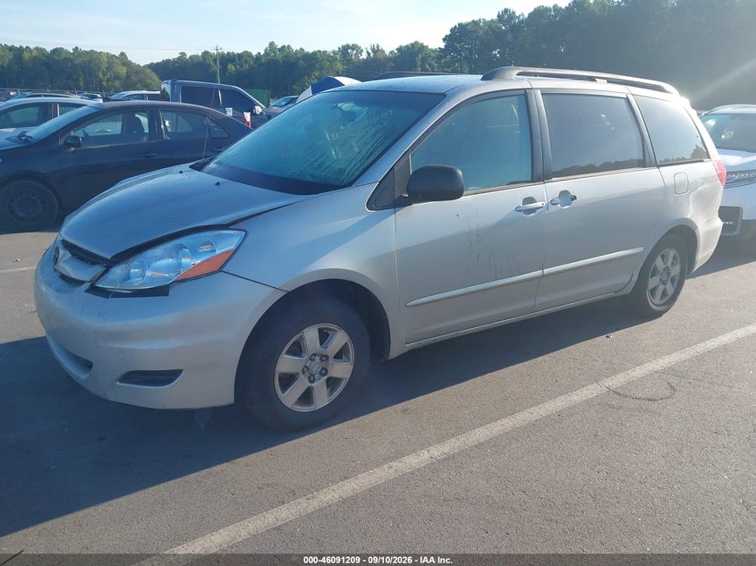 2006 TOYOTA SIENNA auction photo 2