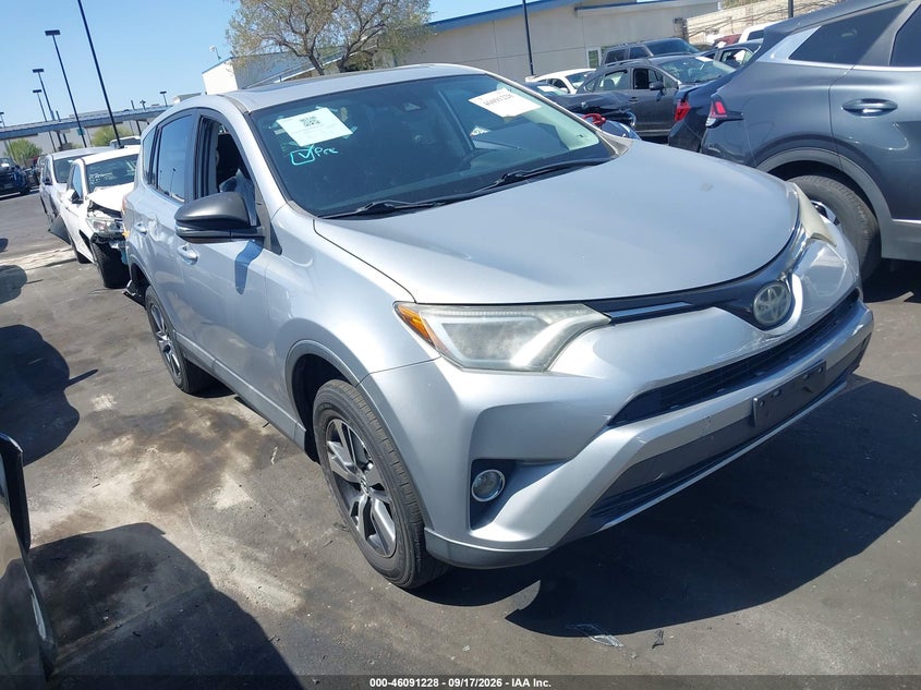 Vin: 2t3wfrev9jw483339, lot: 46590835, toyota rav4 xle 2018 img_1