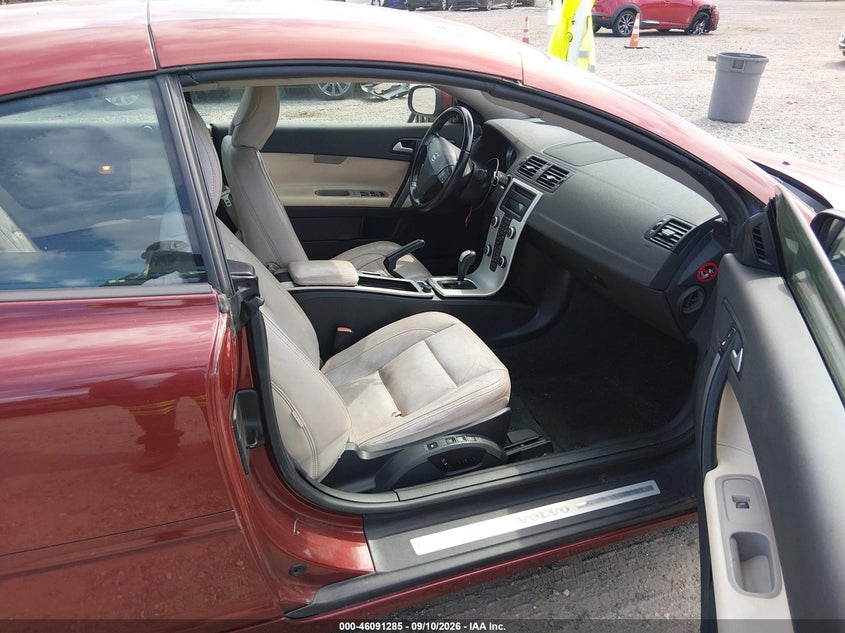 2012 VOLVO C70 auction photo 5