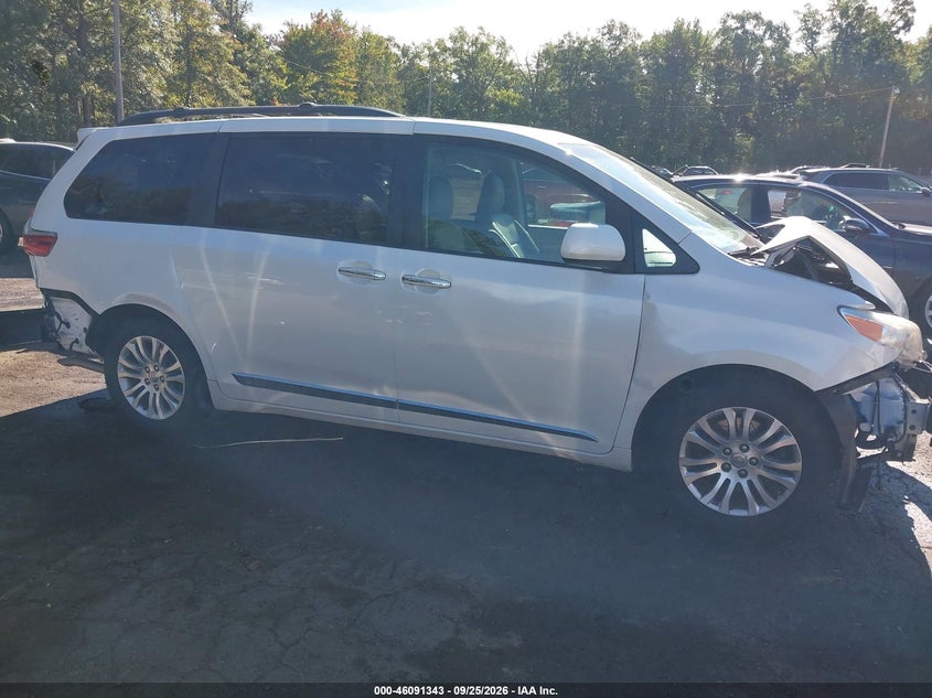 TOYOTA SIENNA - zdjęcie 14
