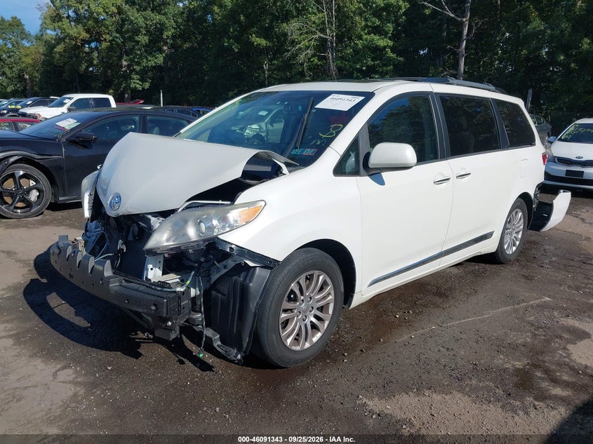 TOYOTA SIENNA - zdjęcie 2