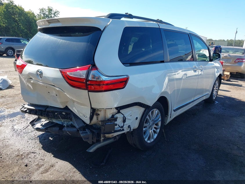 TOYOTA SIENNA - zdjęcie 4