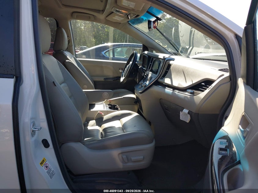 TOYOTA SIENNA - zdjęcie 5
