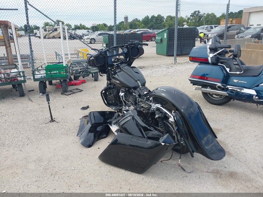 HARLEY-DAVIDSON FLHX 2023