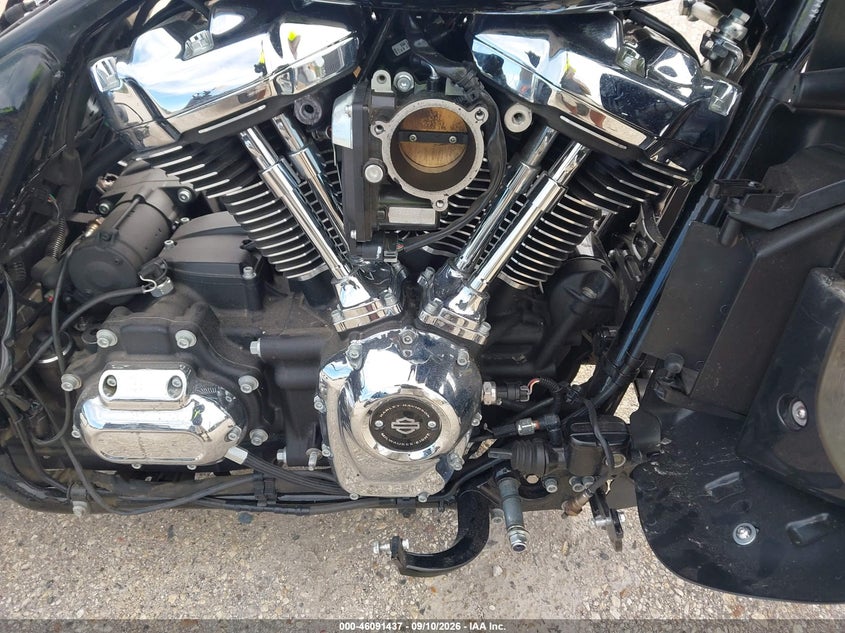 HARLEY-DAVIDSON FLHX 2023