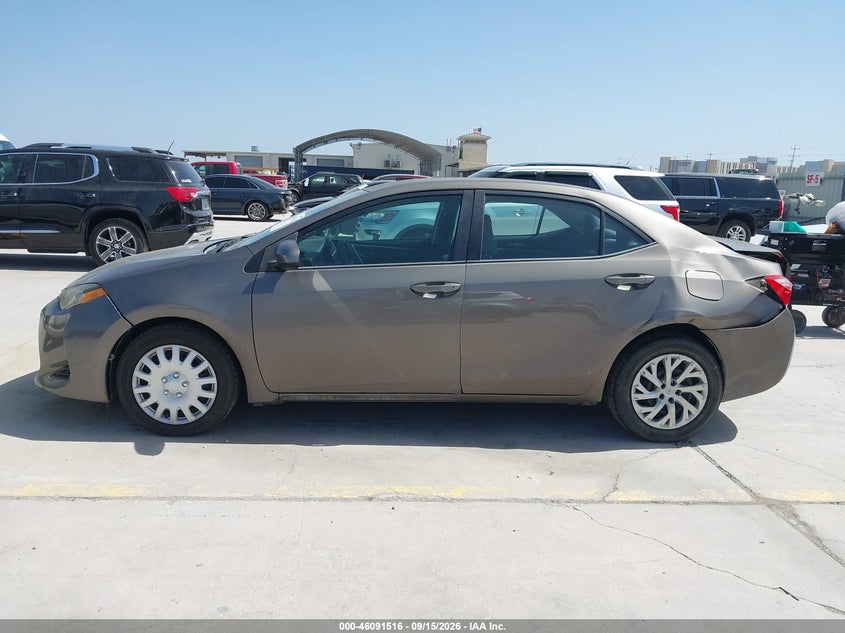 TOYOTA COROLLA - zdjęcie 14