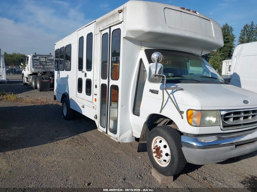 2002 FORD E-450 CUTAWAY — zdjęcie z aukcji