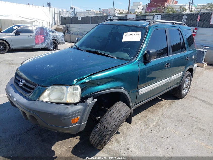 1999 Honda CR-V, Left Front, IAAI, VIN JHLRD1740XC012557 — photo 2