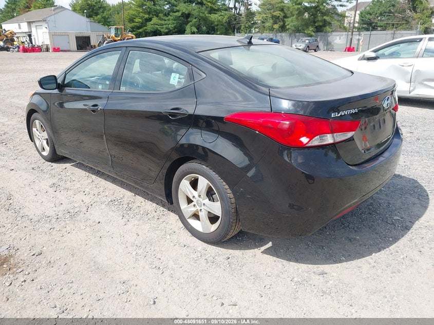 2013 HYUNDAI ELANTRA auction photo 3