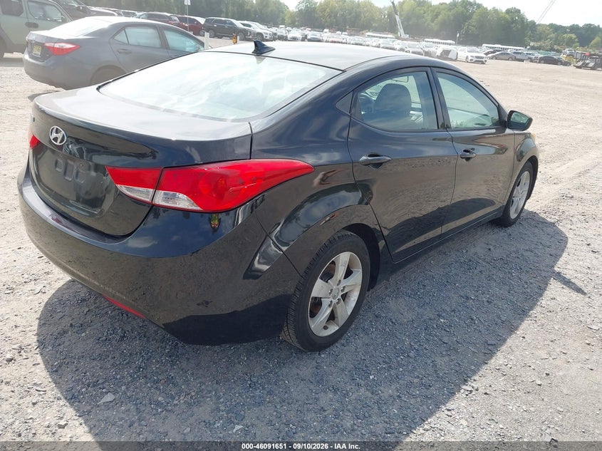 2013 HYUNDAI ELANTRA auction photo 4