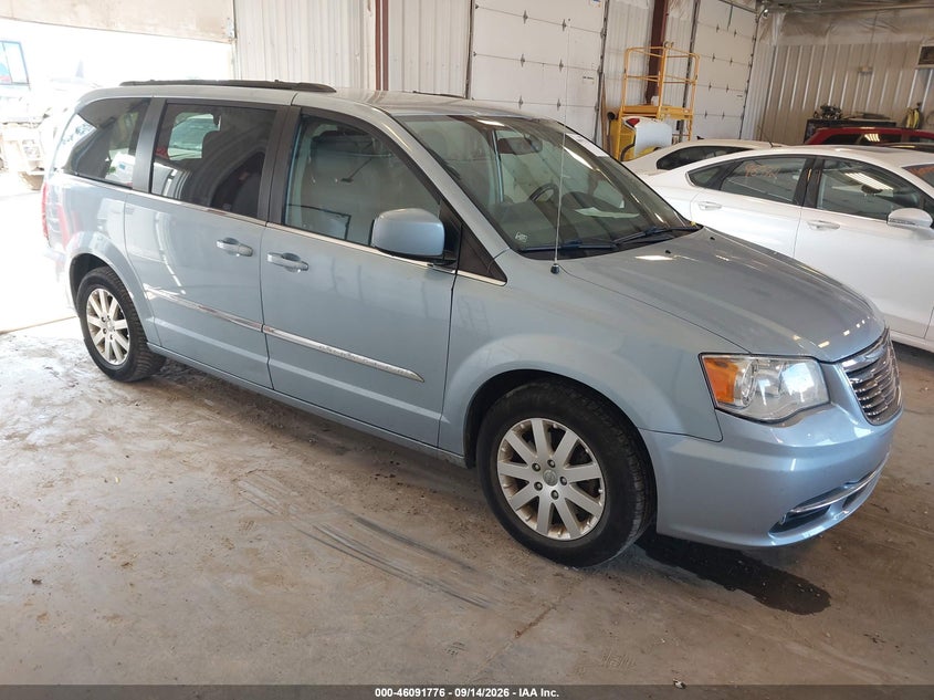 2016 CHRYSLER TOWN & COUNTRY auction photo 1