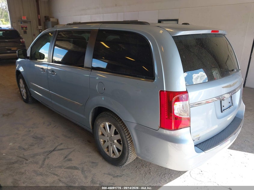 2016 CHRYSLER TOWN & COUNTRY auction photo 3