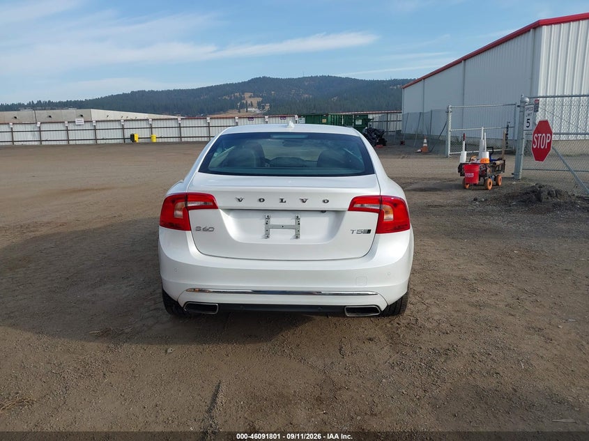 2017 VOLVO S60 INSCRIPTION T5 PLATINUM · Photo 17