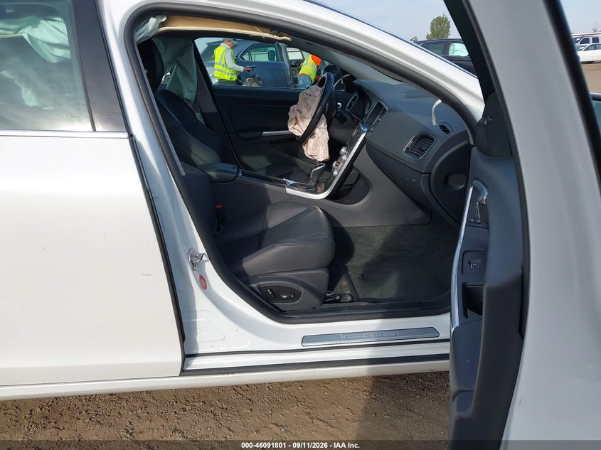 2017 VOLVO S60 INSCRIPTION T5 PLATINUM · Photo 5