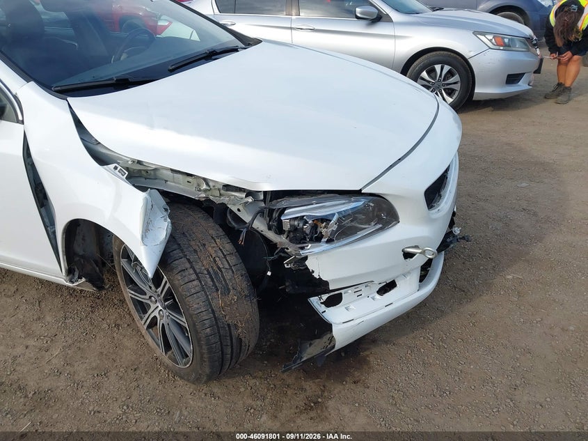 2017 VOLVO S60 INSCRIPTION T5 PLATINUM · Photo 6
