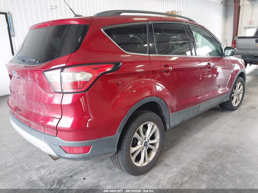 Vin: 1fmcu9gd4jua97532, lot: 46591578, ford escape se 20184