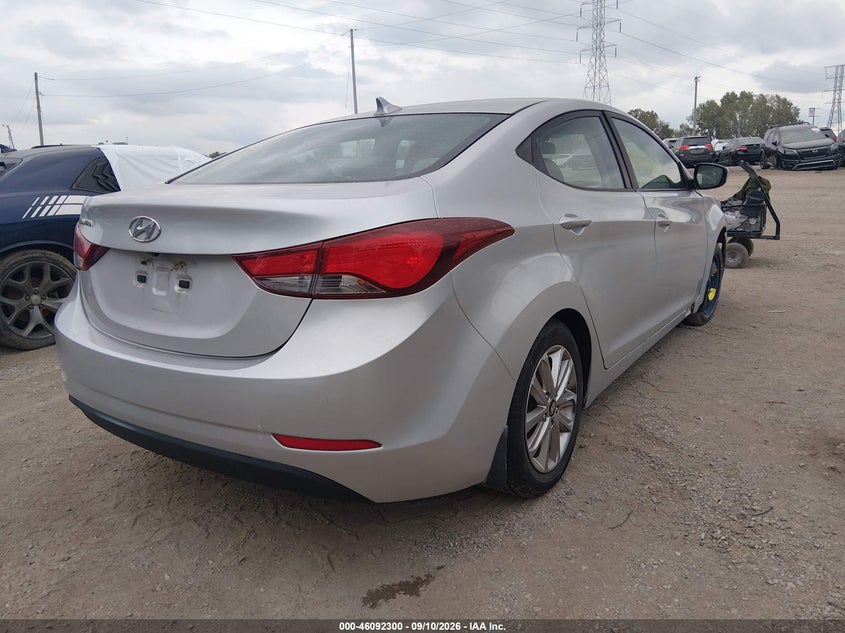 2015 HYUNDAI ELANTRA auction photo 4