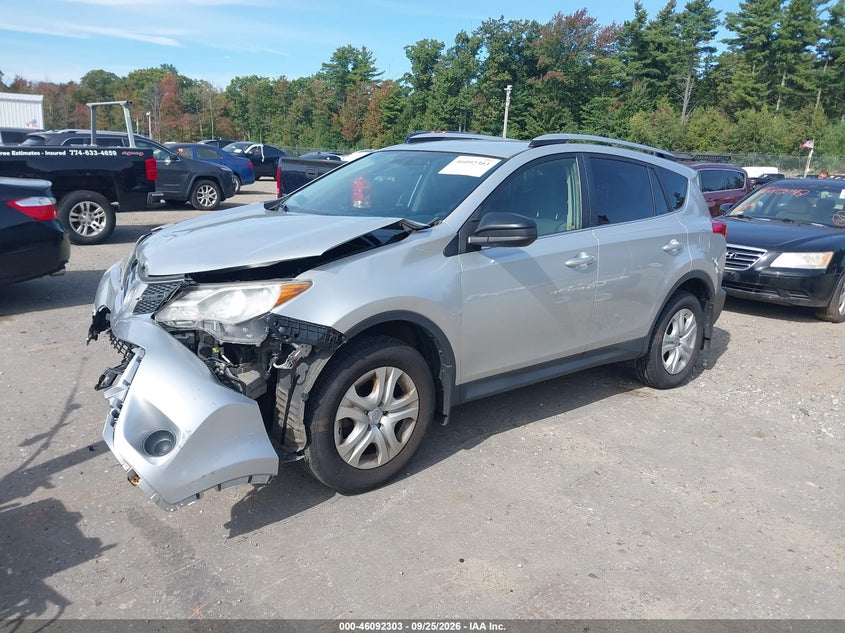 2015 Toyota RAV 4, Удар спереду, IAAI, VIN JTMBFREV5FD111077 — фото 2