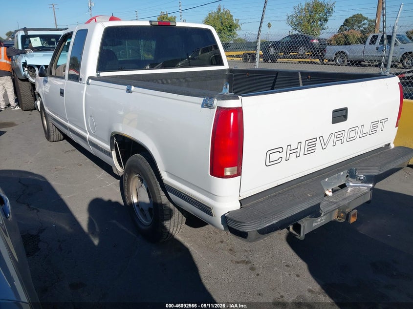 1999 CHEVROLET C1500 auction photo 3