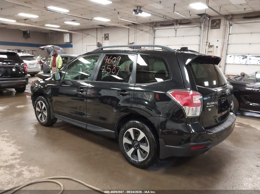 Vin: jf2sjaec6hh811248, lot: 46592194, subaru forester 2.5i premium 20173