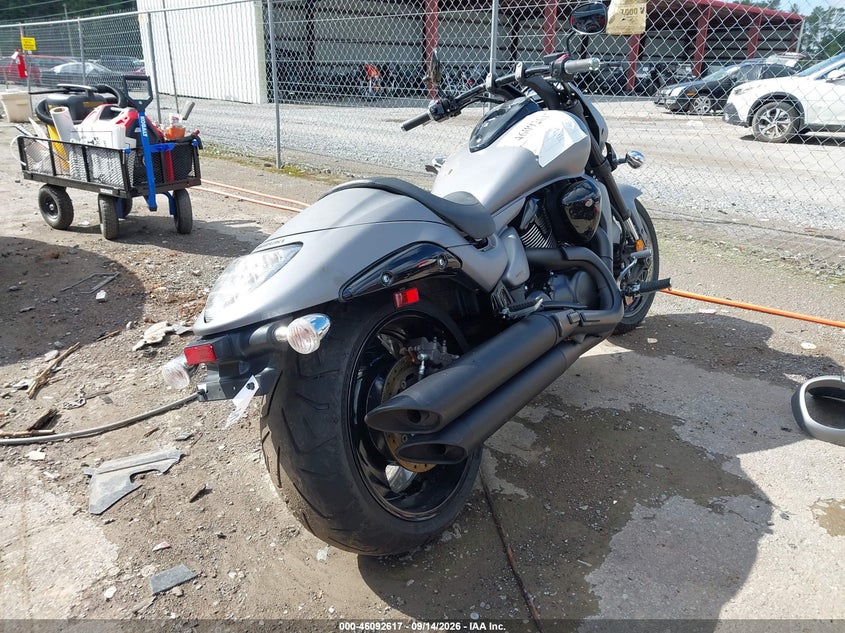 SUZUKI VZR1800 2016