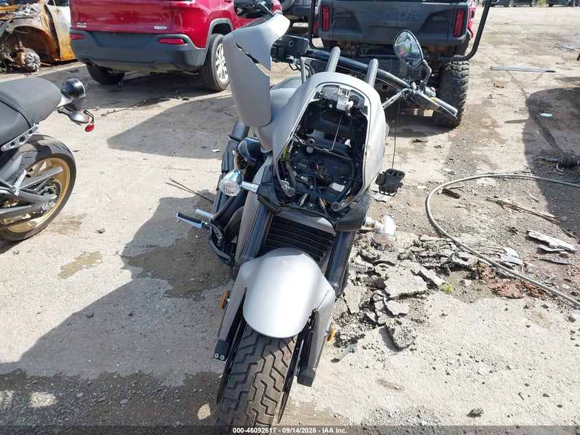 SUZUKI VZR1800 2016
