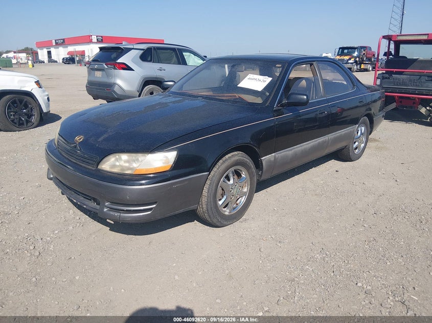 1995 LEXUS ES auction photo 2