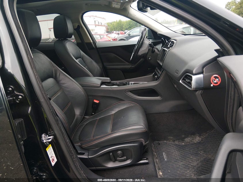 2017 JAGUAR F-PACE auction photo 5