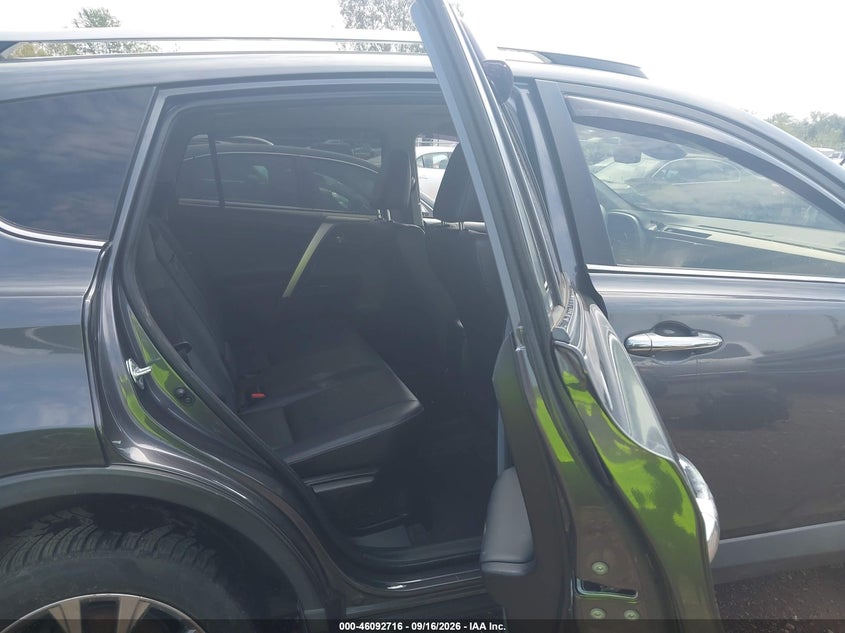 TOYOTA RAV4 HYBRID - zdjęcie 8