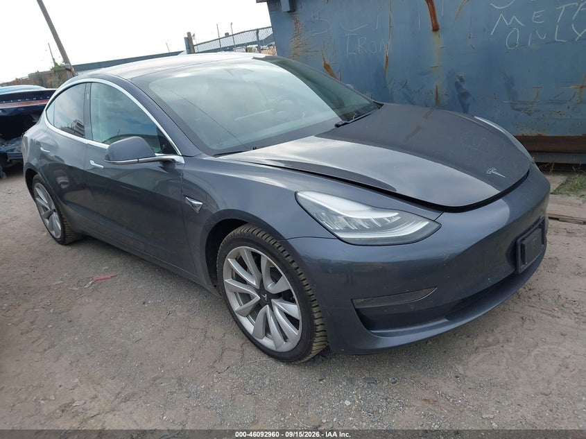 TESLA MODEL 3 - zdjęcie 1