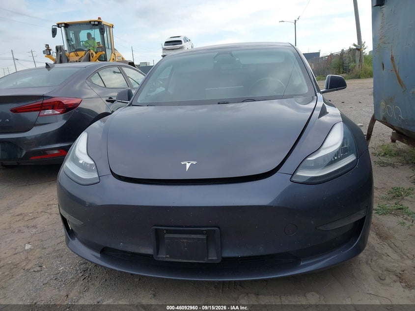 TESLA MODEL 3 - zdjęcie 12