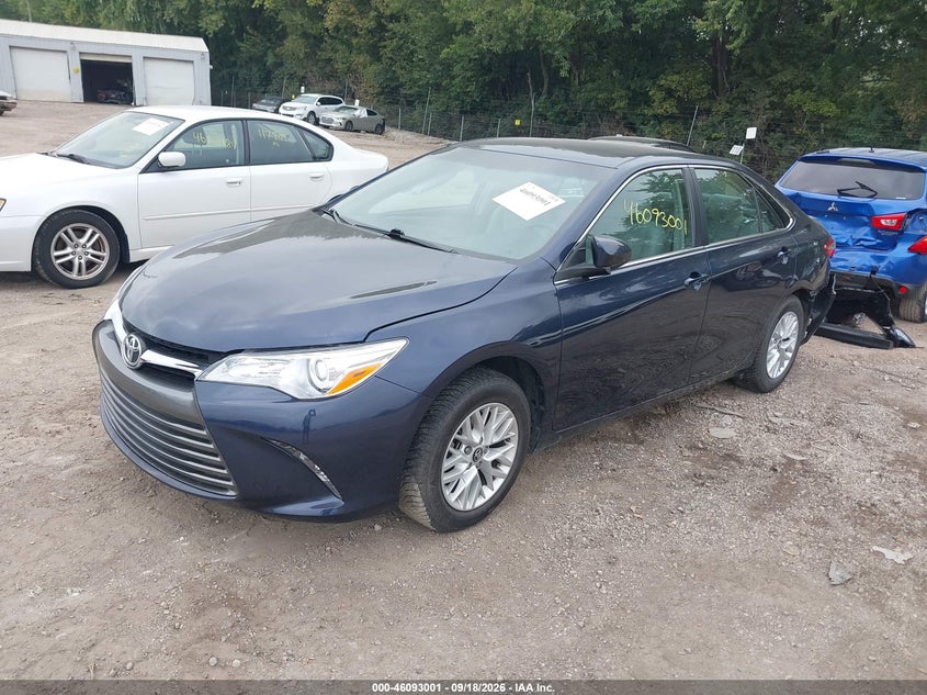 TOYOTA CAMRY - zdjęcie 2