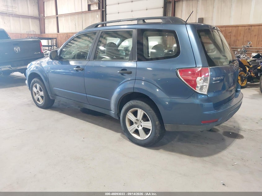2013 SUBARU FORESTER auction photo 3