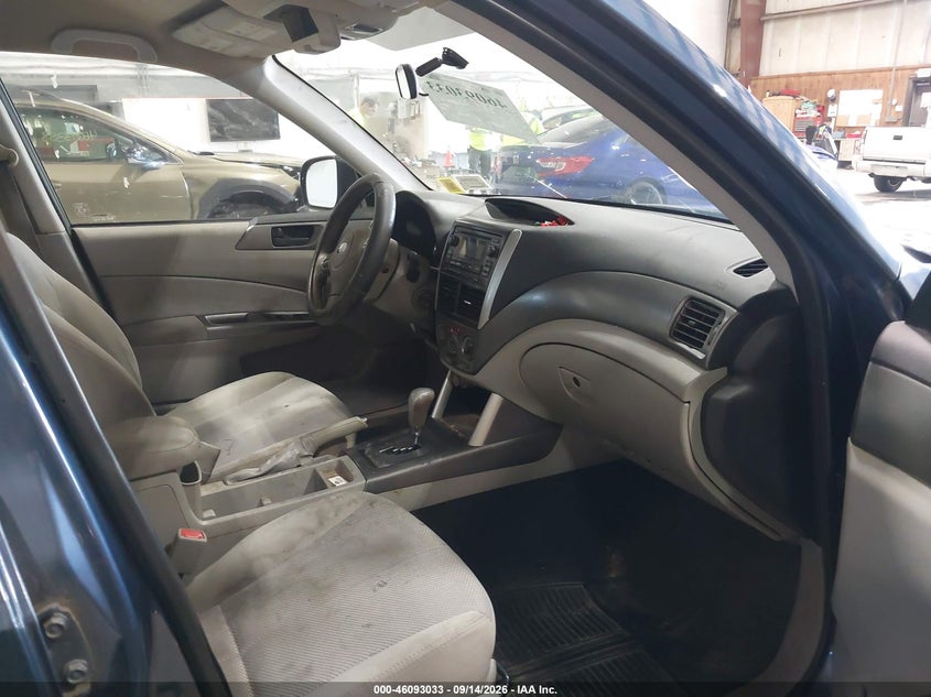 2013 SUBARU FORESTER auction photo 5