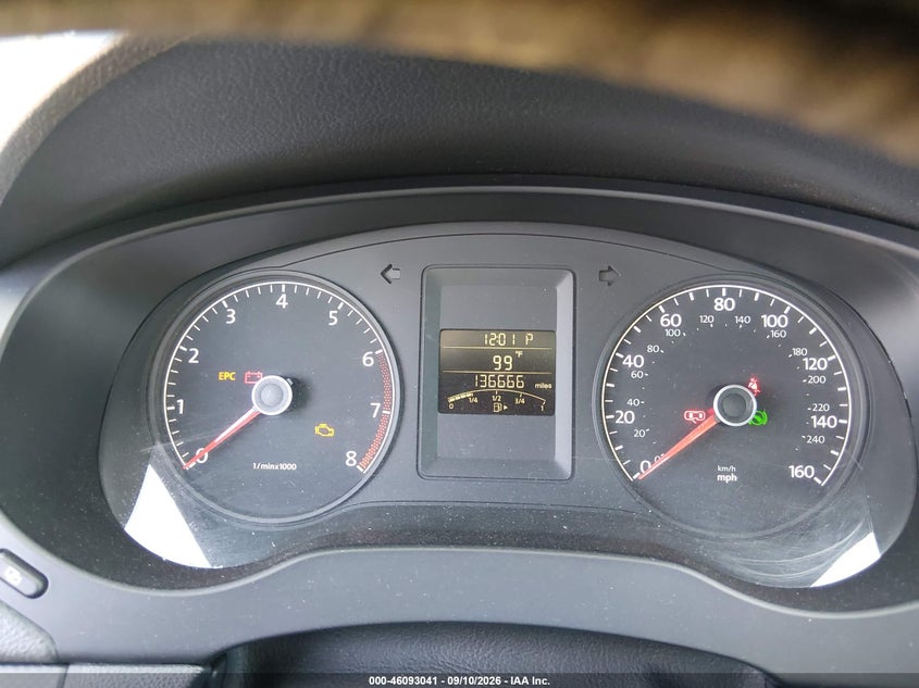2012 VOLKSWAGEN JETTA auction photo 7