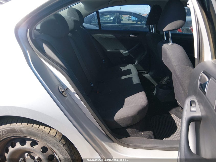 2012 VOLKSWAGEN JETTA auction photo 8