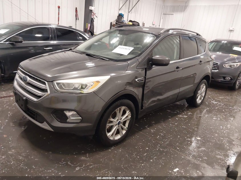 Vin: 1fmcu9gd9huc79933, lot: 46592682, ford escape se 20172