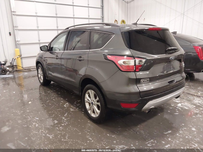 Vin: 1fmcu9gd9huc79933, lot: 46592682, ford escape se 20173