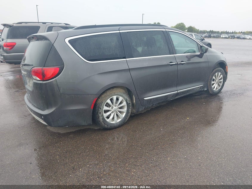 Vin: 2c4rc1bgxhr583452, lot: 46592747, chrysler pacifica touring-l 20174