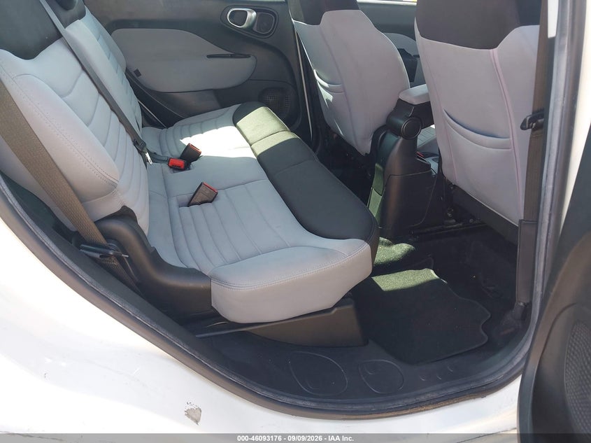 2014 FIAT 500L auction photo 8