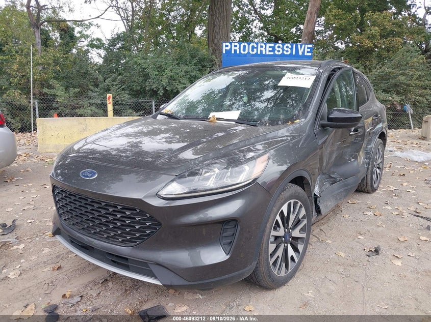 Vin: 1fmcu0bz2luc29981, lot: 46592819, ford escape se sport hybrid 20202