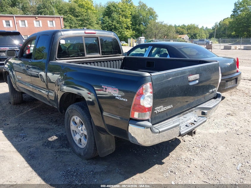 2010 TOYOTA TACOMA auction photo 3
