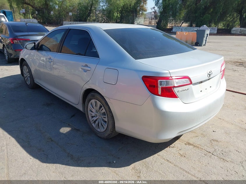 Vin: 4t1bf1fk4eu410088, lot: 46592958, toyota camry le 20143